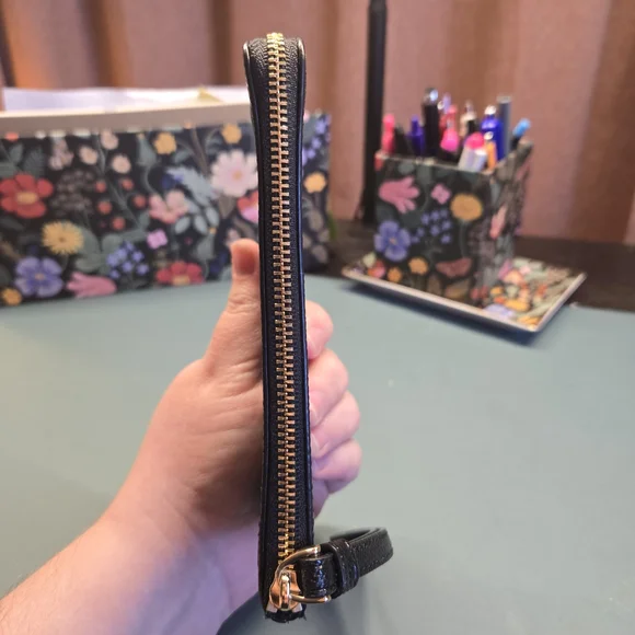 COACH NWT Corner Zip Wristlet Black - Picture 7 of 10